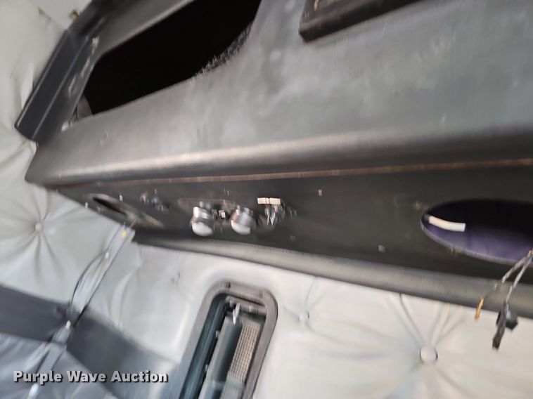 image for item EJ6036 1994 White GMC Integral Sleeper  semi truck