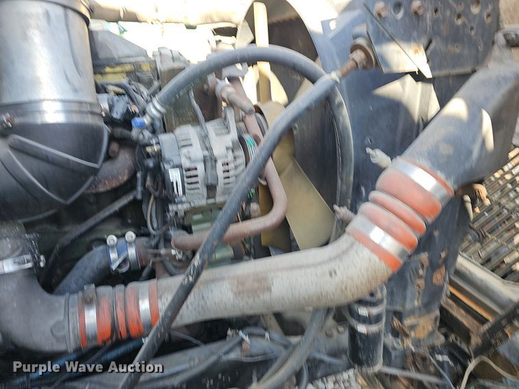 image for item EJ6036 1994 White GMC Integral Sleeper  semi truck