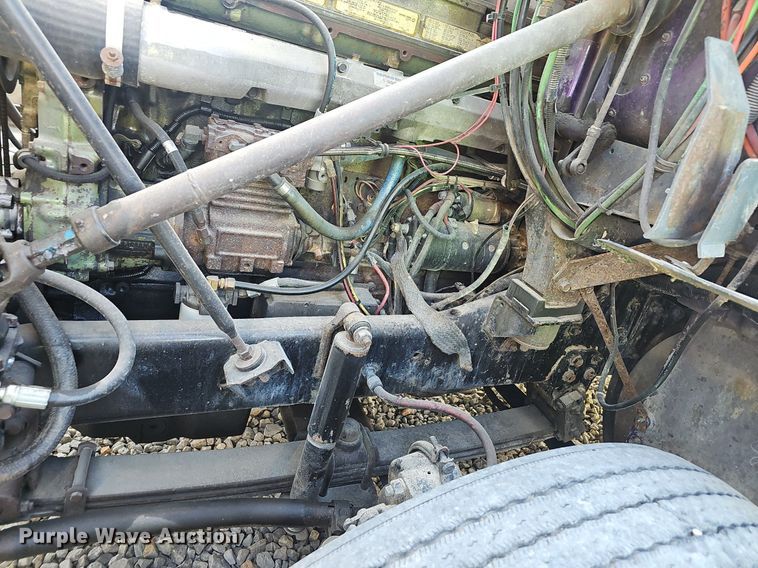 image for item EJ6036 1994 White GMC Integral Sleeper  semi truck