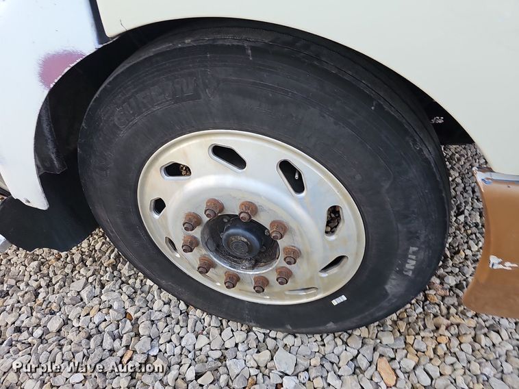 image for item EJ6036 1994 White GMC Integral Sleeper  semi truck