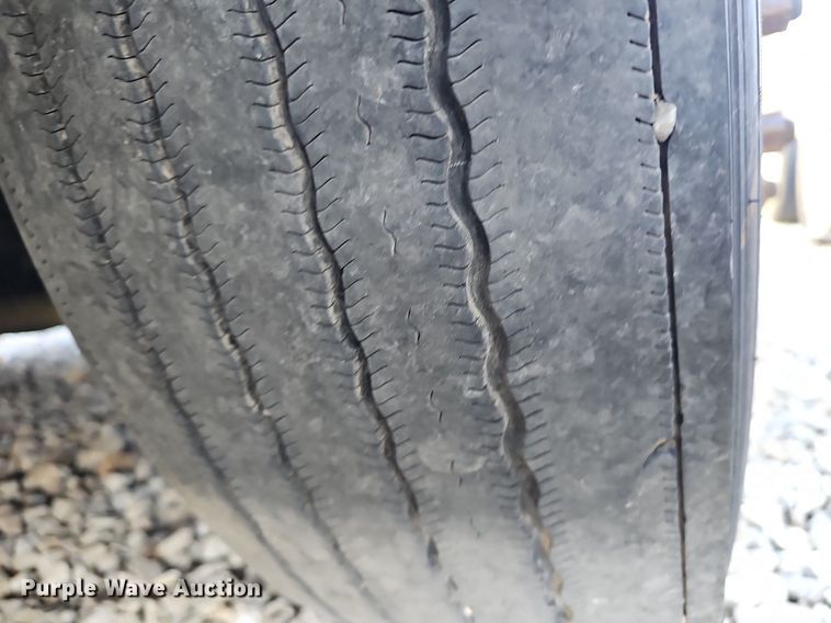 image for item EJ6036 1994 White GMC Integral Sleeper  semi truck