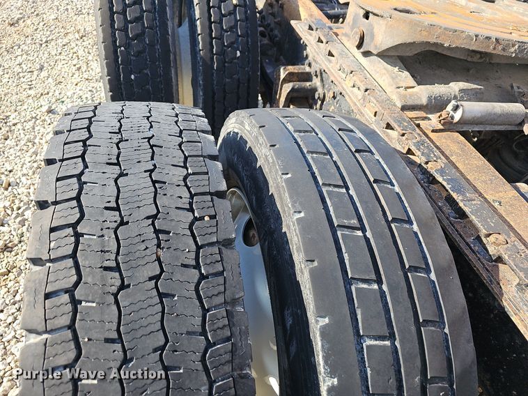 image for item EJ6036 1994 White GMC Integral Sleeper  semi truck