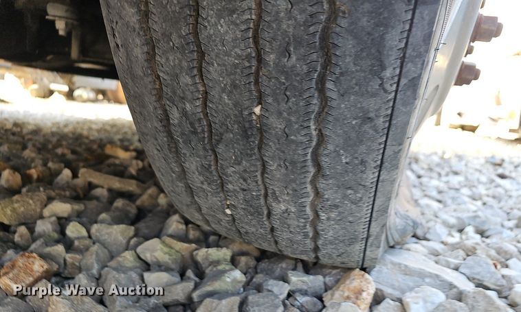 image for item EJ6036 1994 White GMC Integral Sleeper  semi truck