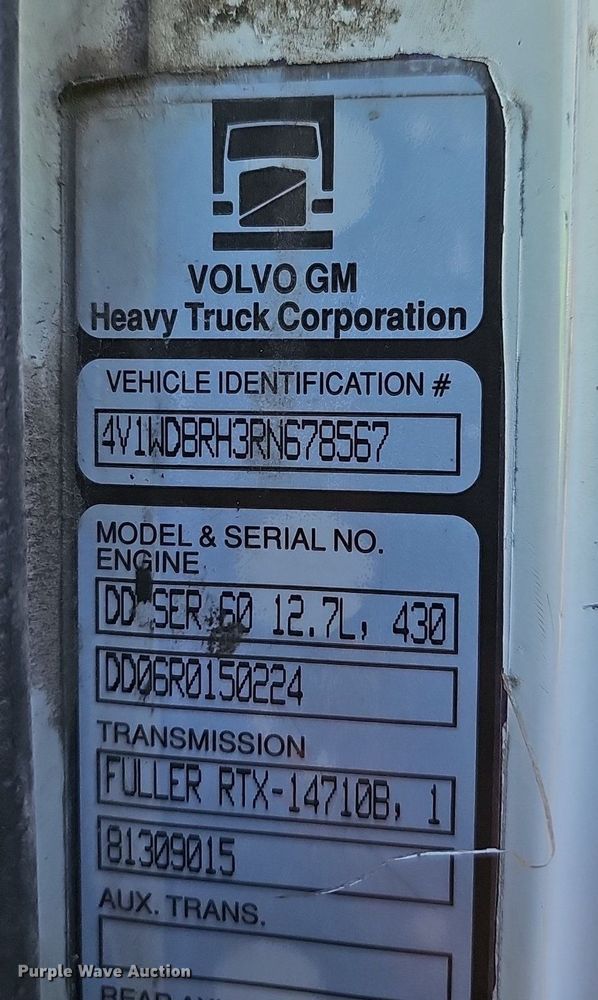 image for item EJ6036 1994 White GMC Integral Sleeper  semi truck