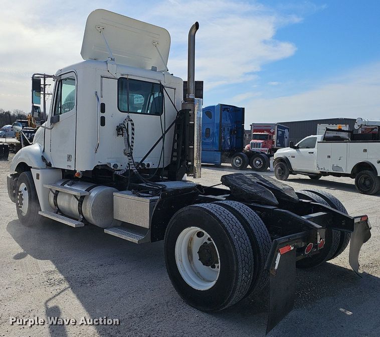 image for item EJ6039 2009 Freightliner  Columbia  semi truck