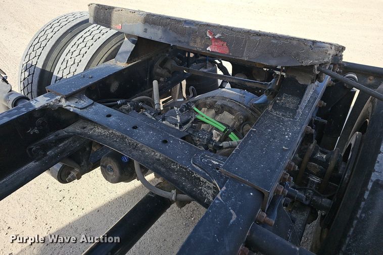 image for item EJ6039 2009 Freightliner  Columbia  semi truck