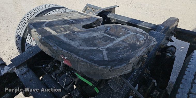 image for item EJ6039 2009 Freightliner  Columbia  semi truck