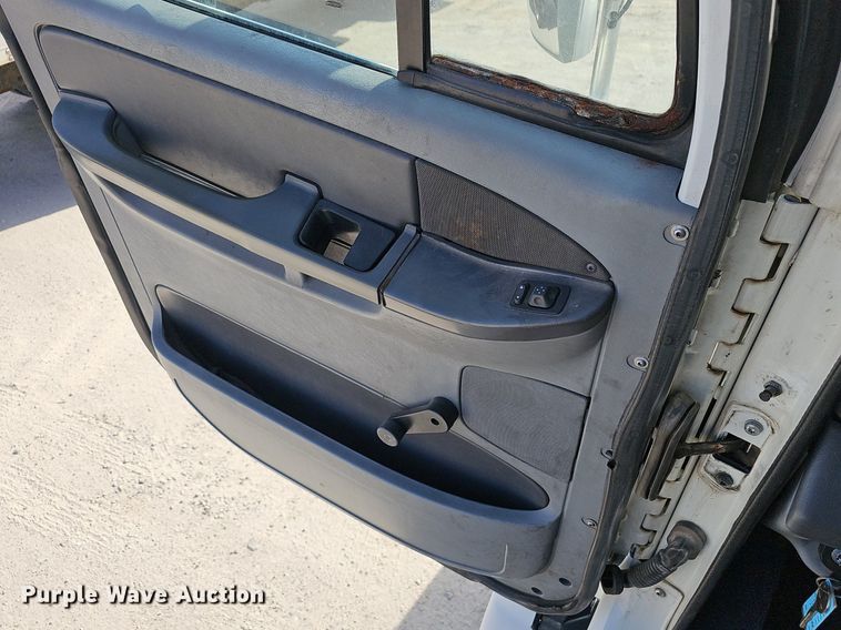 image for item EJ6039 2009 Freightliner  Columbia  semi truck