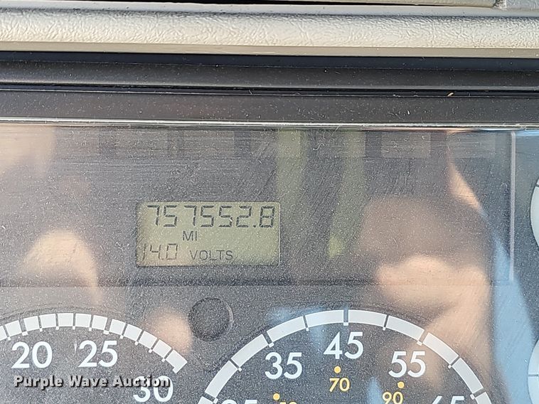 image for item EJ6039 2009 Freightliner  Columbia  semi truck