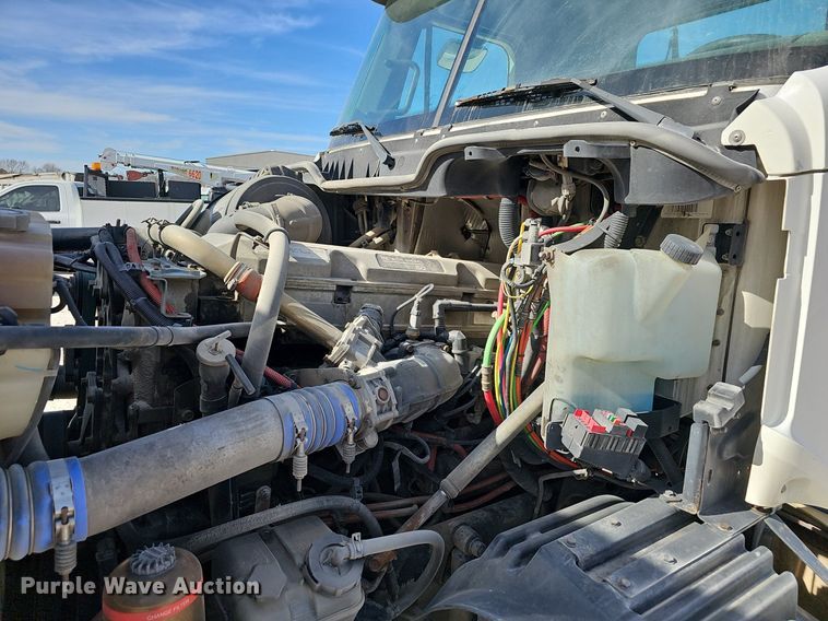 image for item EJ6039 2009 Freightliner  Columbia  semi truck