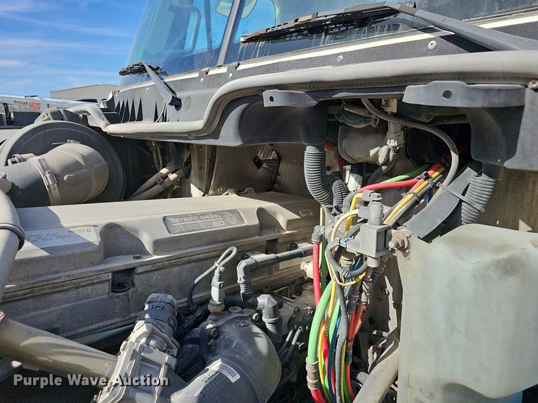 image for item EJ6039 2009 Freightliner  Columbia  semi truck