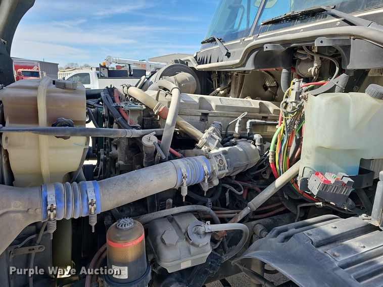 image for item EJ6039 2009 Freightliner  Columbia  semi truck