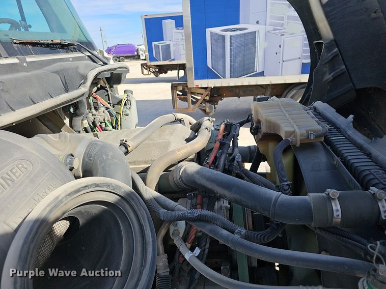 image for item EJ6039 2009 Freightliner  Columbia  semi truck