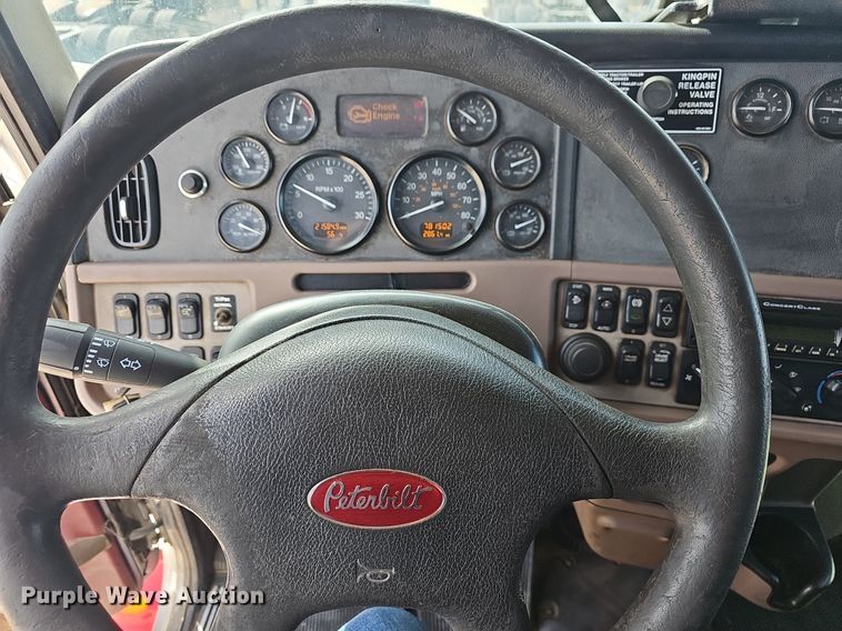 image for item EJ6040 2013 Peterbilt 386 semi truck