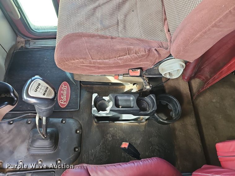 image for item EJ6040 2013 Peterbilt 386 semi truck