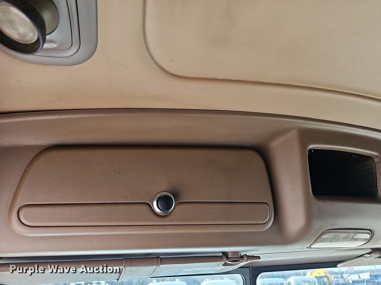 image for item EJ6040 2013 Peterbilt 386 semi truck