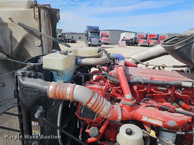 image for item EJ6040 2013 Peterbilt 386 semi truck