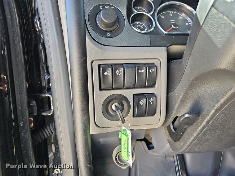 image for item EJ6041 2018 Peterbilt  579 semi truck