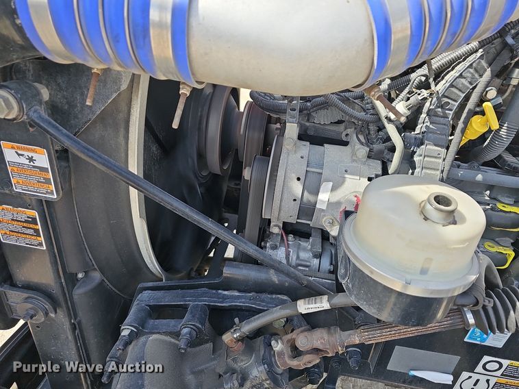 image for item EJ6041 2018 Peterbilt  579 semi truck