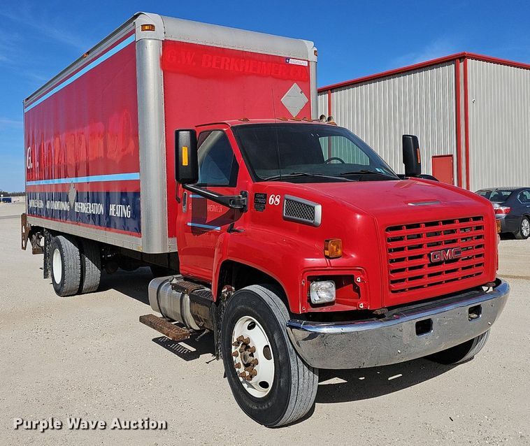 image for item EJ6042 2007 GMC 7500 box truck