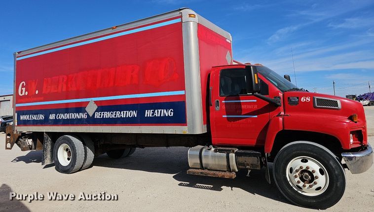 image for item EJ6042 2007 GMC 7500 box truck