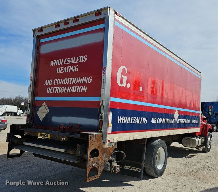 image for item EJ6042 2007 GMC 7500 box truck