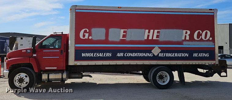 image for item EJ6042 2007 GMC 7500 box truck