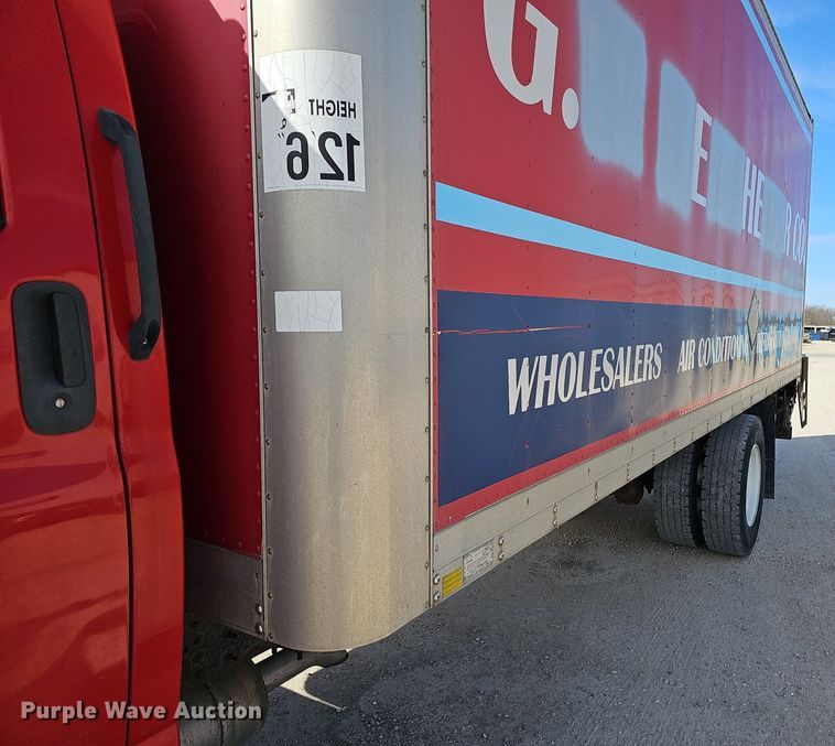 image for item EJ6042 2007 GMC 7500 box truck