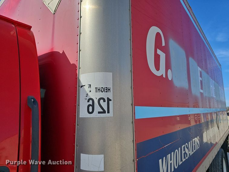 image for item EJ6042 2007 GMC 7500 box truck