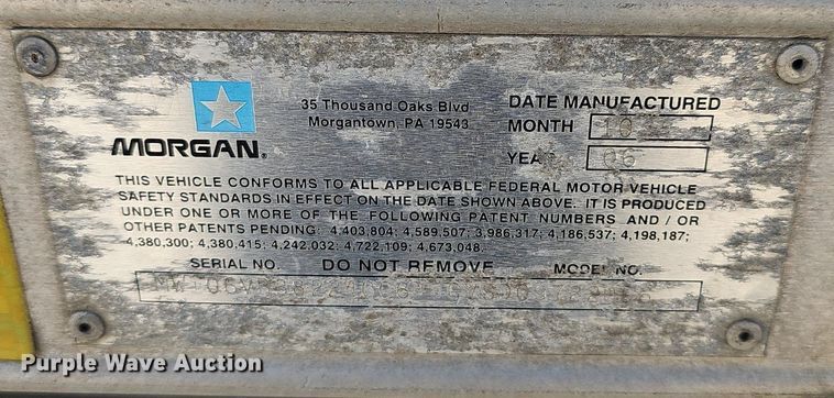 image for item EJ6042 2007 GMC 7500 box truck