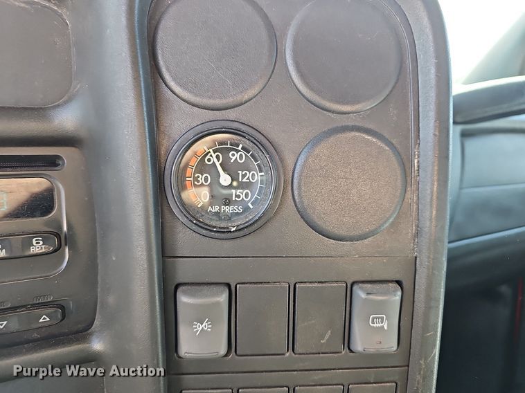 image for item EJ6042 2007 GMC 7500 box truck