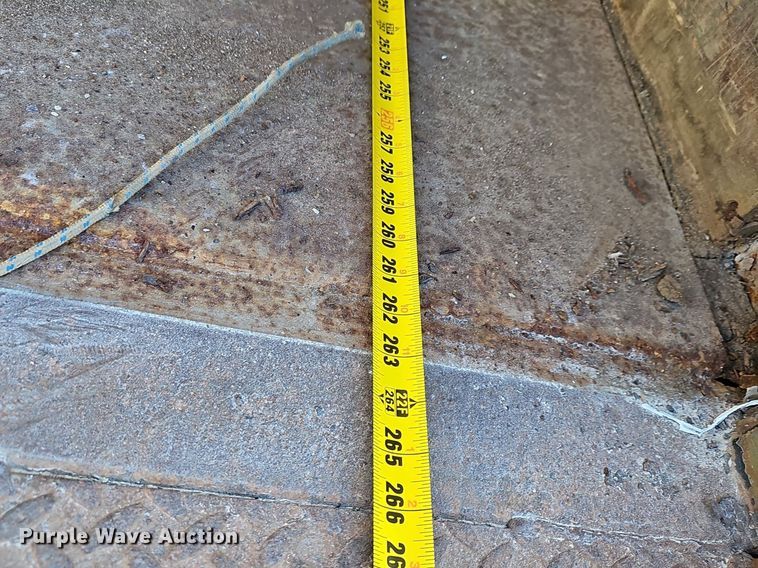 image for item EJ6042 2007 GMC 7500 box truck