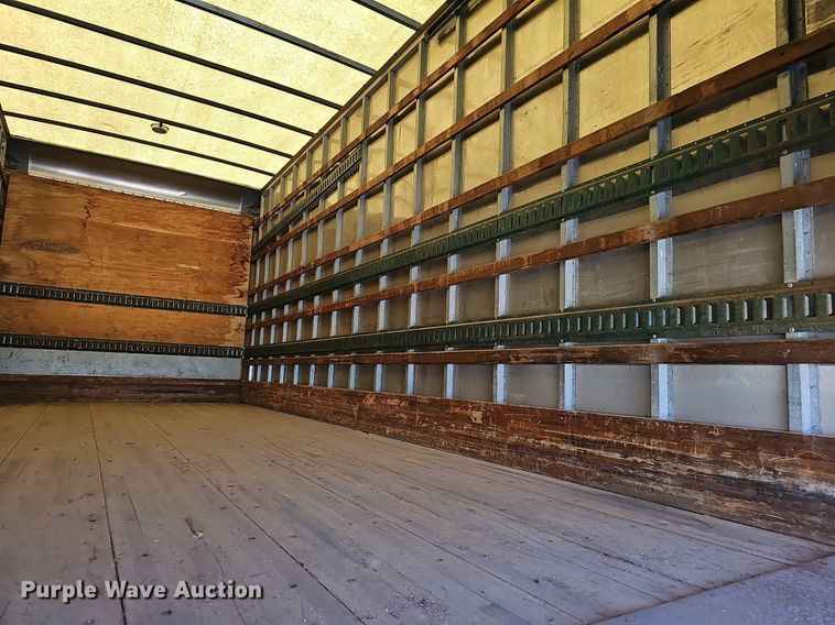 image for item EJ6042 2007 GMC 7500 box truck