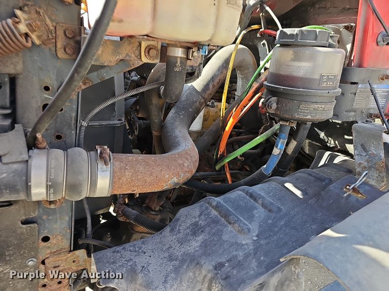 image for item EJ6042 2007 GMC 7500 box truck