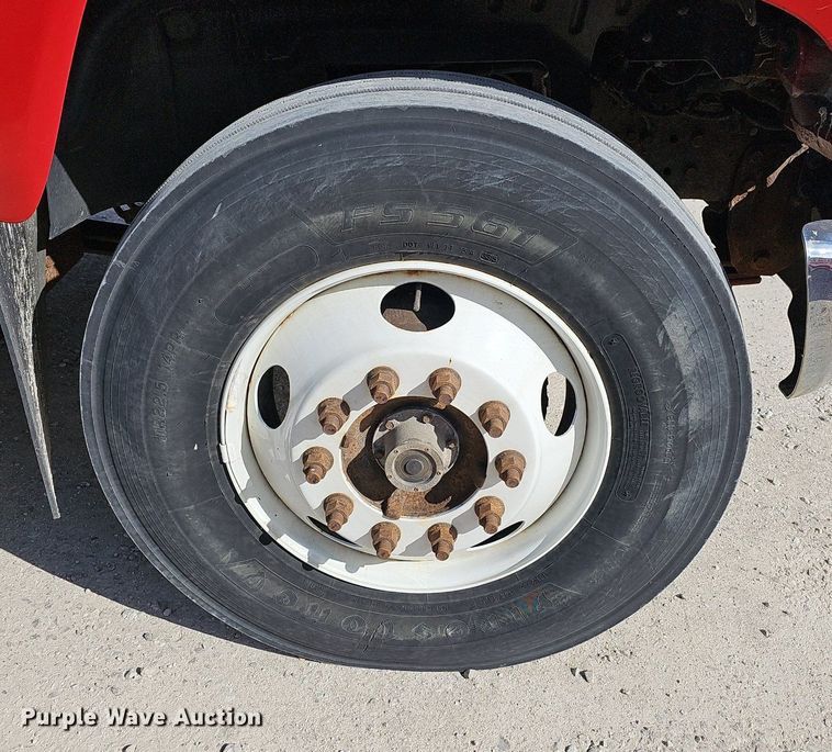 image for item EJ6042 2007 GMC 7500 box truck