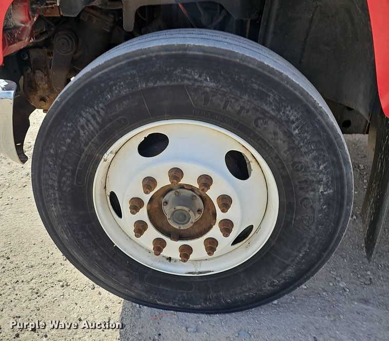 image for item EJ6042 2007 GMC 7500 box truck