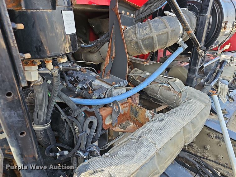 image for item EJ6043 2007 Peterbilt  320 truck cab and chassis