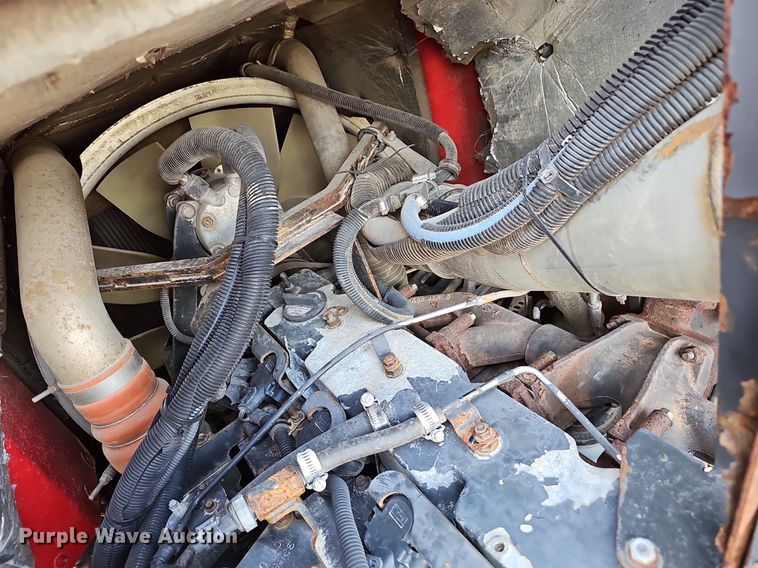 image for item EJ6043 2007 Peterbilt  320 truck cab and chassis