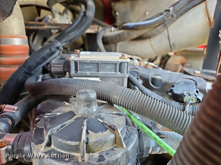 image for item EJ6043 2007 Peterbilt  320 truck cab and chassis