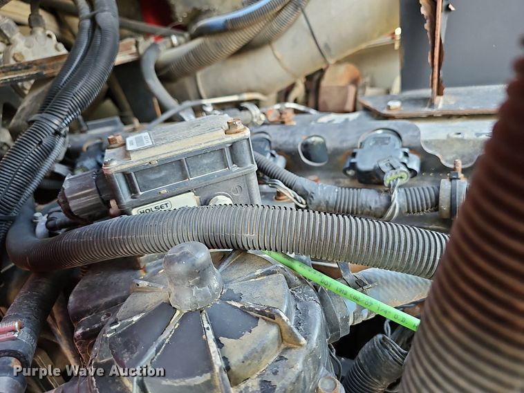 image for item EJ6043 2007 Peterbilt  320 truck cab and chassis