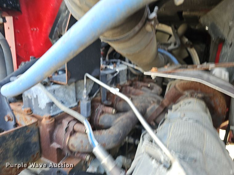 image for item EJ6043 2007 Peterbilt  320 truck cab and chassis