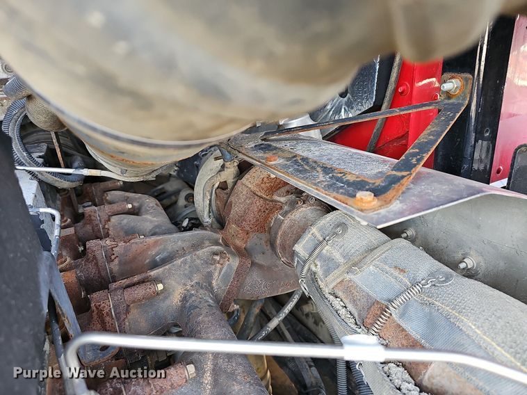 image for item EJ6043 2007 Peterbilt  320 truck cab and chassis