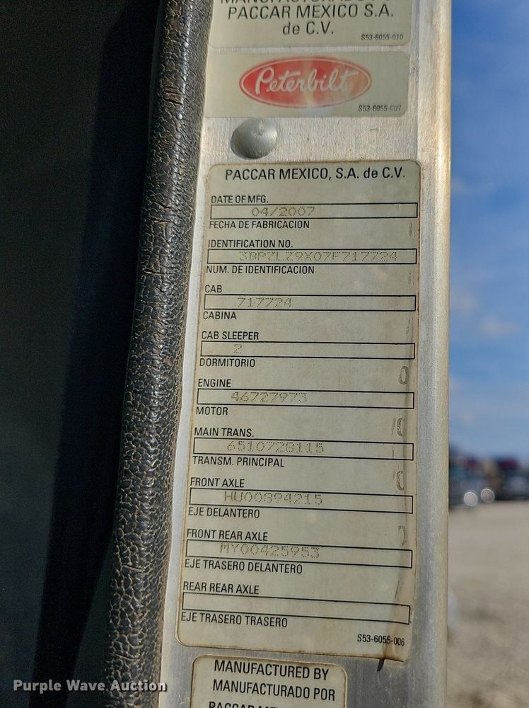 image for item EJ6043 2007 Peterbilt  320 truck cab and chassis