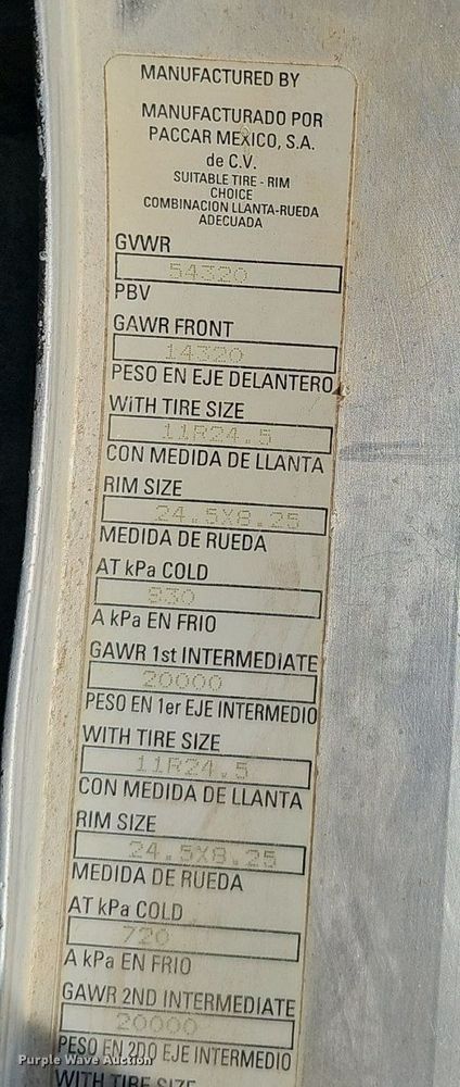 image for item EJ6043 2007 Peterbilt  320 truck cab and chassis