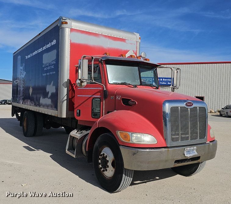 image for item EJ6045 2009 Peterbilt  335 box truck