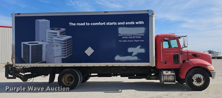 image for item EJ6045 2009 Peterbilt  335 box truck