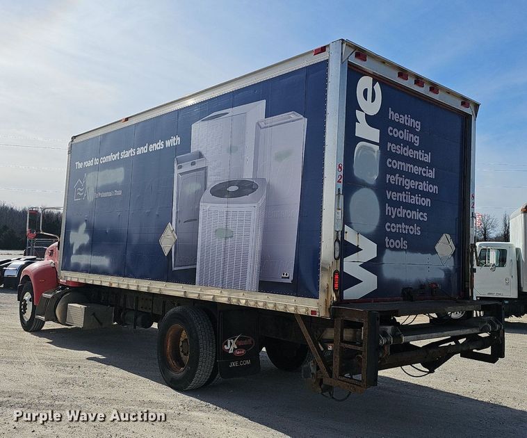 image for item EJ6045 2009 Peterbilt  335 box truck