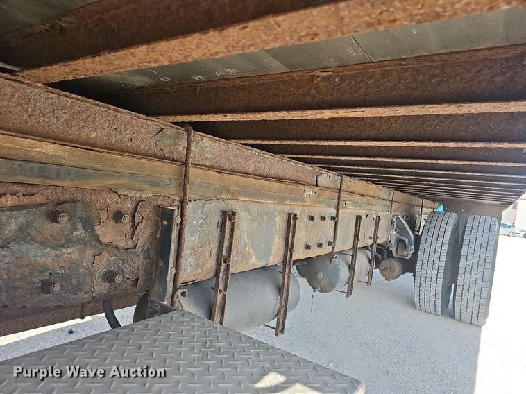 image for item EJ6045 2009 Peterbilt  335 box truck