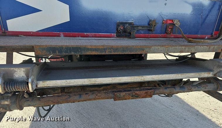 image for item EJ6045 2009 Peterbilt  335 box truck