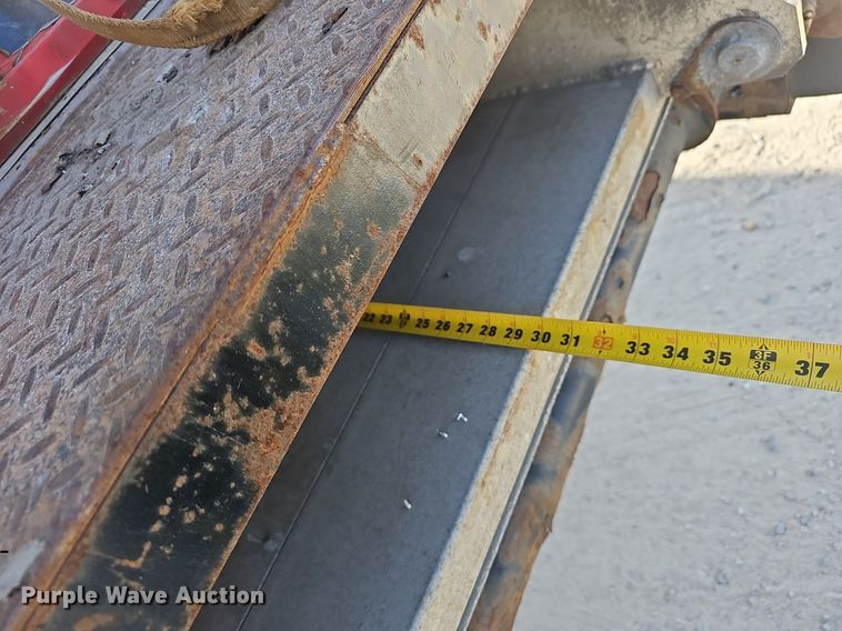 image for item EJ6045 2009 Peterbilt  335 box truck